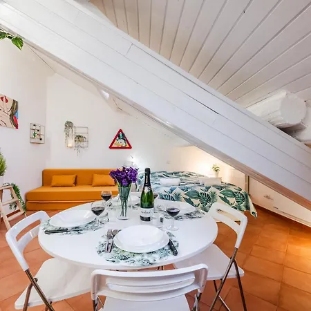 Apartament The White Jungle - San Babila Attic